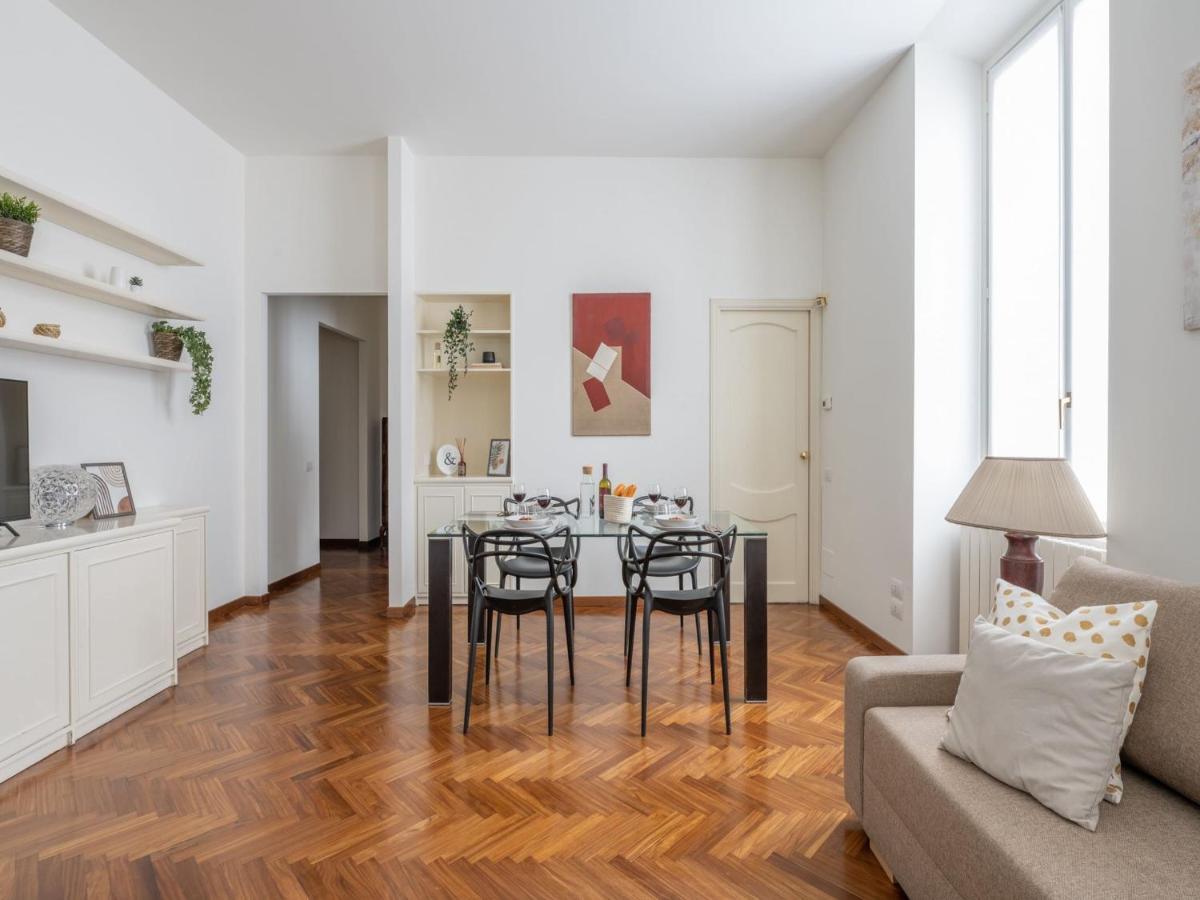 The Best Rent - Gorgeous Two-Bedroom Apartment In Porta Nuova District Milano Ngoại thất bức ảnh