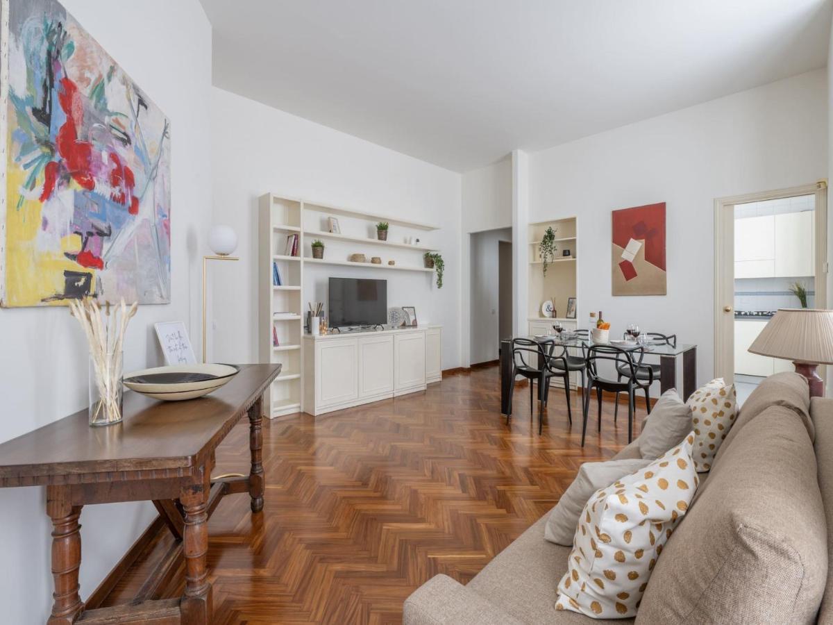 The Best Rent - Gorgeous Two-Bedroom Apartment In Porta Nuova District Milano Ngoại thất bức ảnh