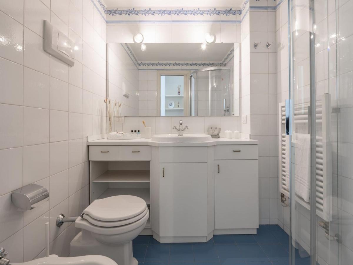 The Best Rent - Gorgeous Two-Bedroom Apartment In Porta Nuova District Milano Ngoại thất bức ảnh